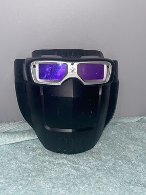 MILLER WELD-MASK W/CLEARLIGHT AUTO DARKENING GOGGLES